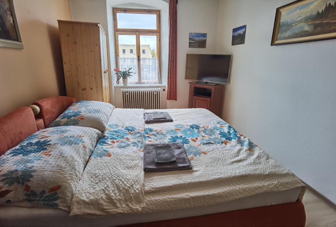 U Cerneho Orla Apartman Vidnava Kültér fotó